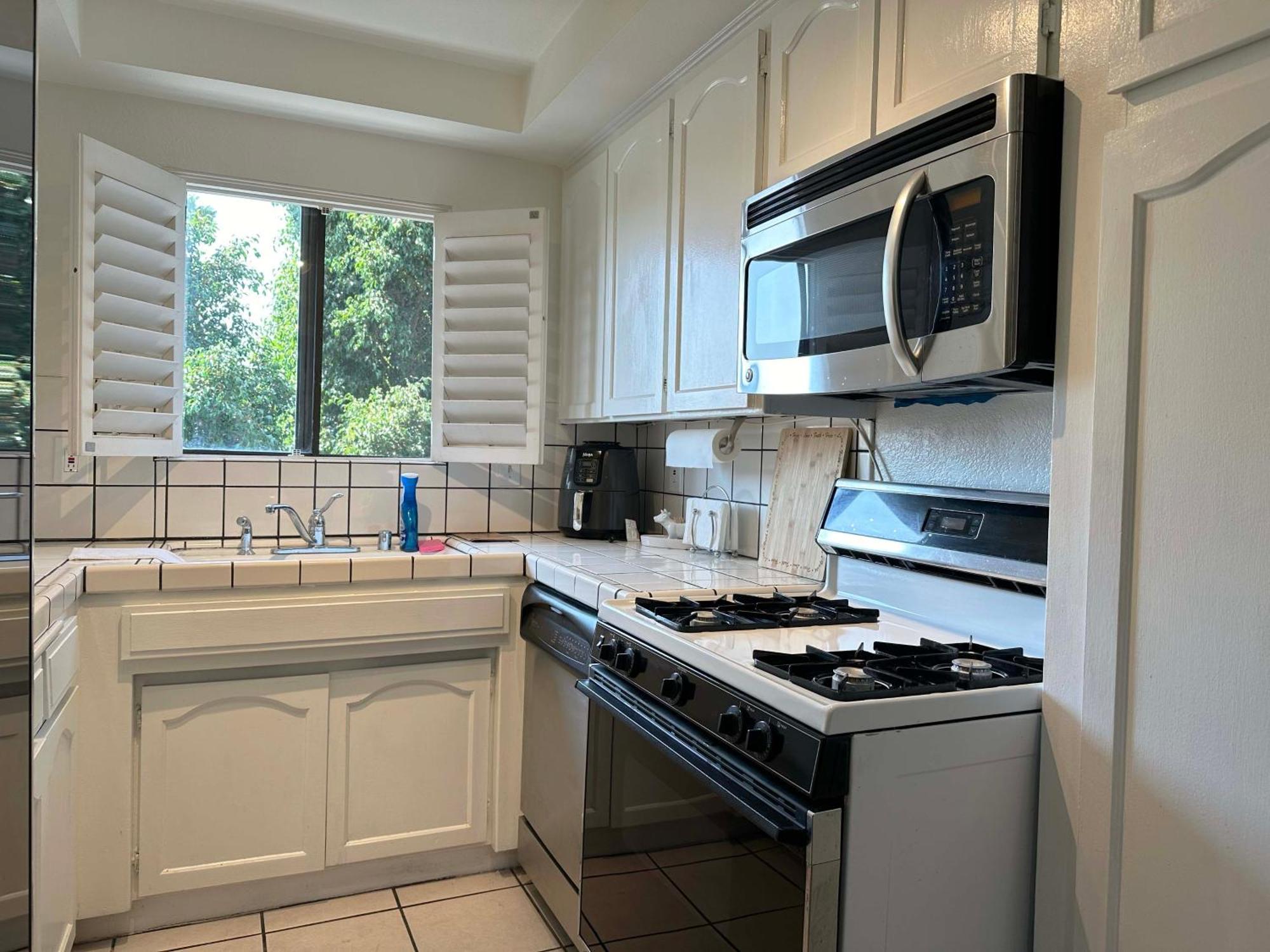 1 Bd Condominium Near Sunset Blvd لوس أنجلوس المظهر الخارجي الصورة